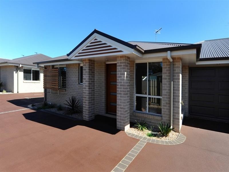 2/22 Gostwyck Street, Newtown QLD 4305