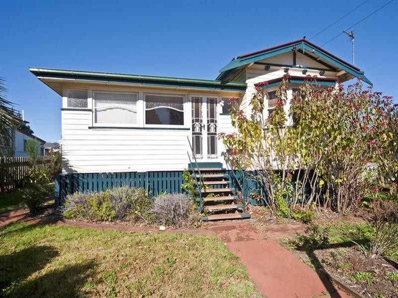 16 Park Street, Wilsonton QLD 4350