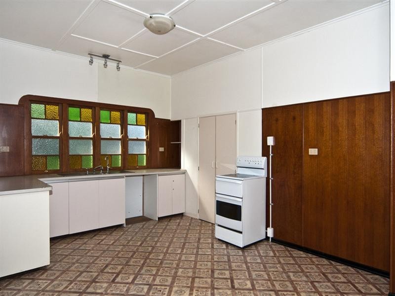 16 Park Street, Wilsonton QLD 4350