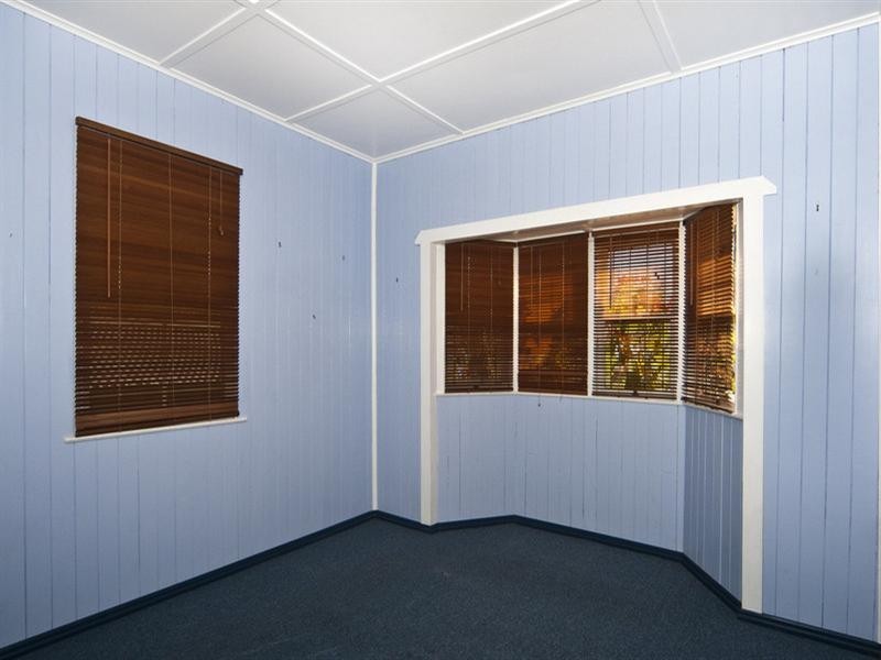 16 Park Street, Wilsonton QLD 4350