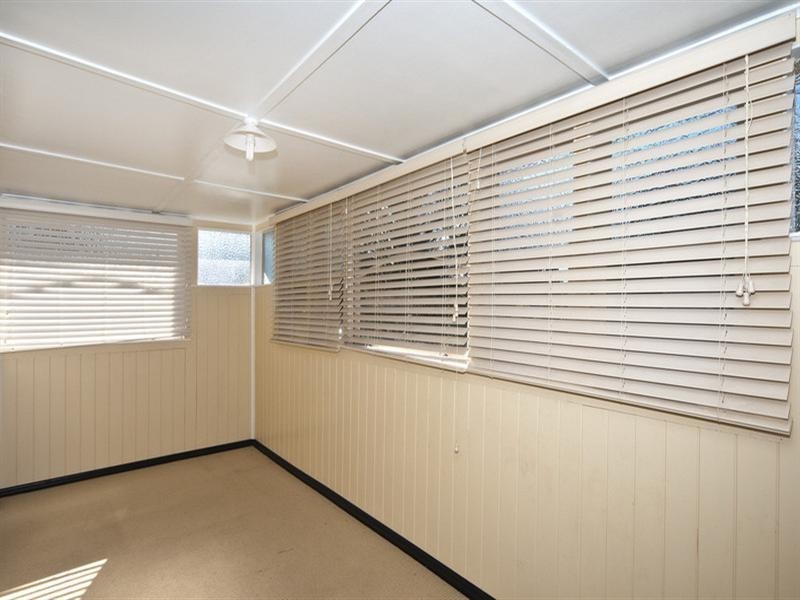 16 Park Street, Wilsonton QLD 4350