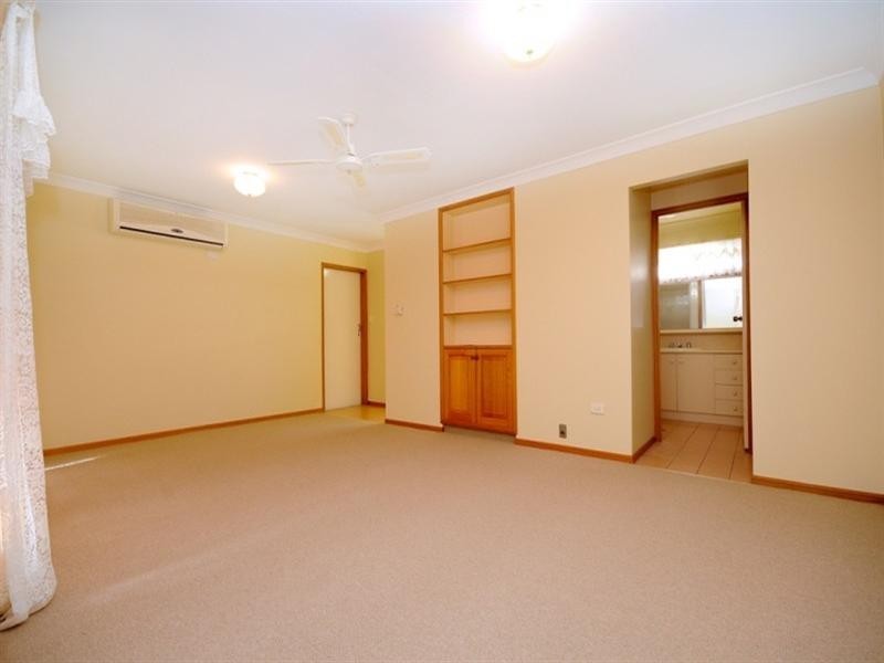 2/349 Greenwattle Street, Wilsonton QLD 4350