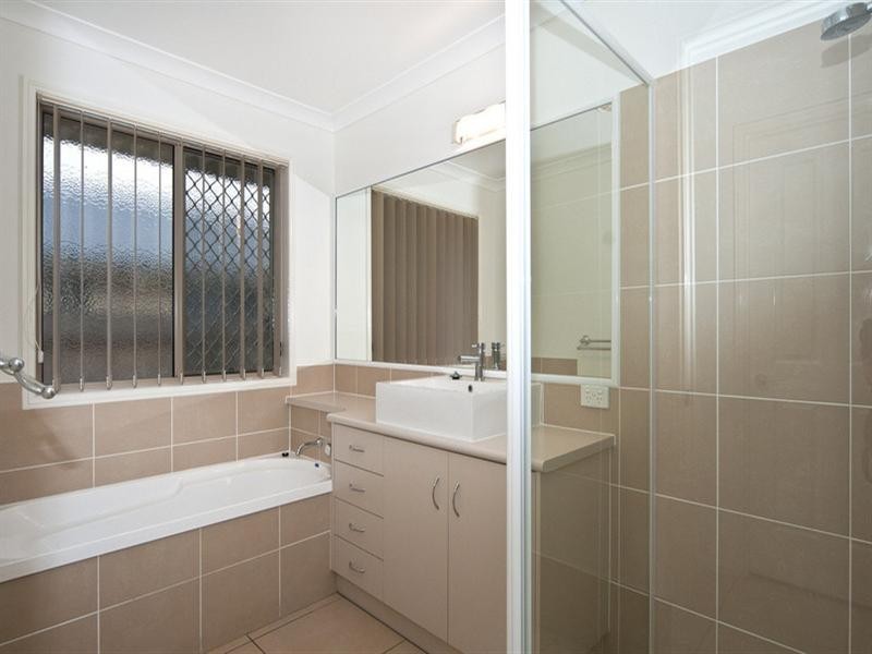 6 Moorina Drive, Harristown QLD 4350