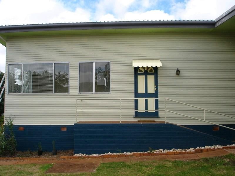 316A West Street, Kearneys Spring QLD 4350