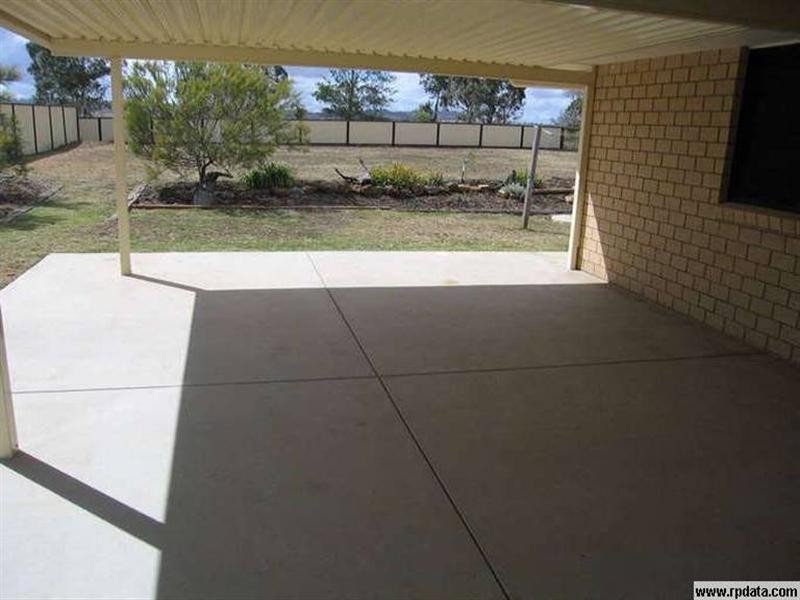 7 Eric Court, Cambooya QLD 4358