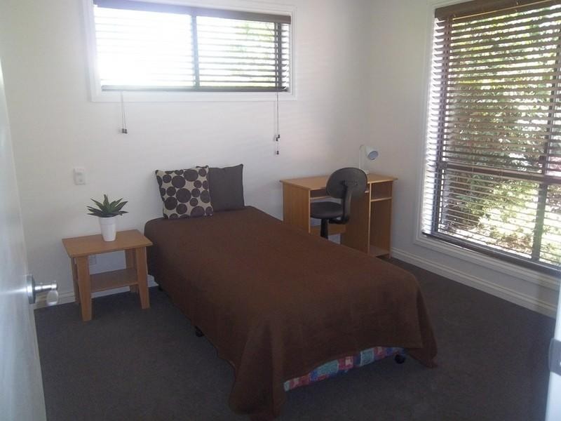 2/14 Uniplaza Court, Kearneys Spring QLD 4350