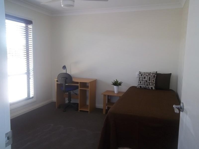 2/14 Uniplaza Court, Kearneys Spring QLD 4350