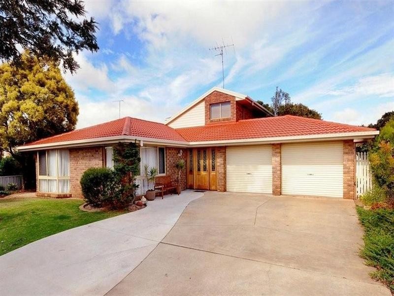 8 Qantas Court, Wilsonton QLD 4350