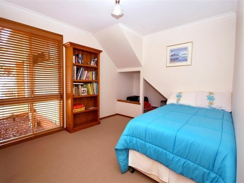 8 Qantas Court, Wilsonton QLD 4350