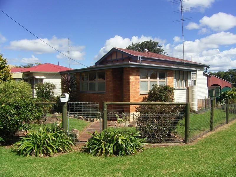 9 Hagan Street, North Toowoomba QLD 4350