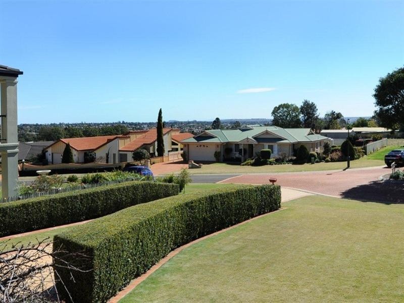 20 Parsley Drive, Middle Ridge QLD 4350
