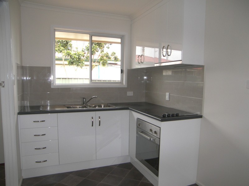 1 and 2/13 Perina Street, Wilsonton QLD 4350