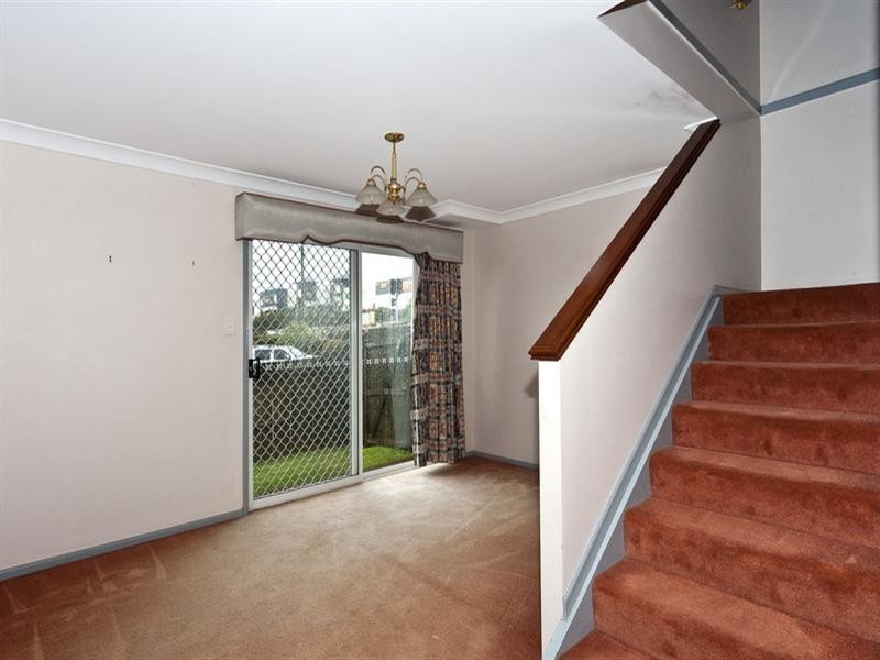 2/2 Roser Close, Kearneys Spring QLD 4350
