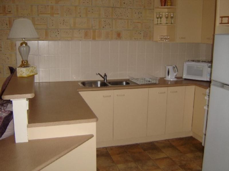 2/242 Spring Street, Kearneys Spring QLD 4350