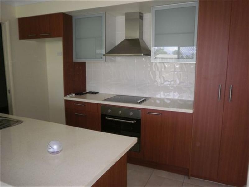 1/4 Boxsall Street, Newtown QLD 4350