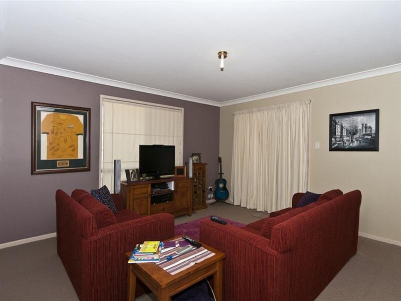 32 Gainsborough Drive, Glenvale QLD 4350