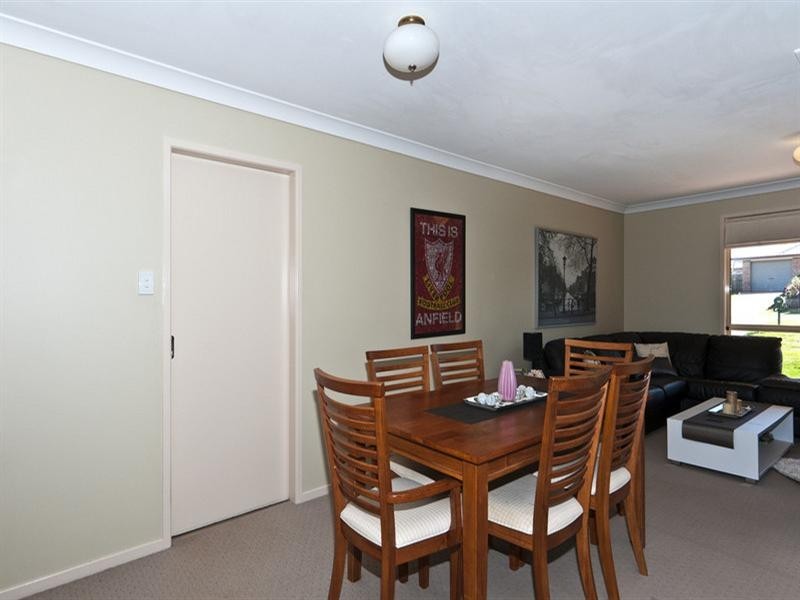 32 Gainsborough Drive, Glenvale QLD 4350