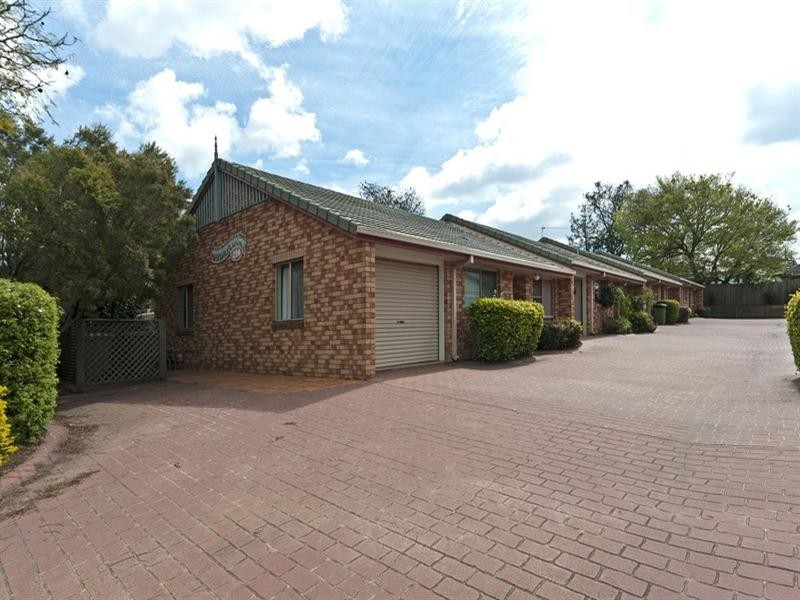 1/299 James Street, Newtown QLD 4350