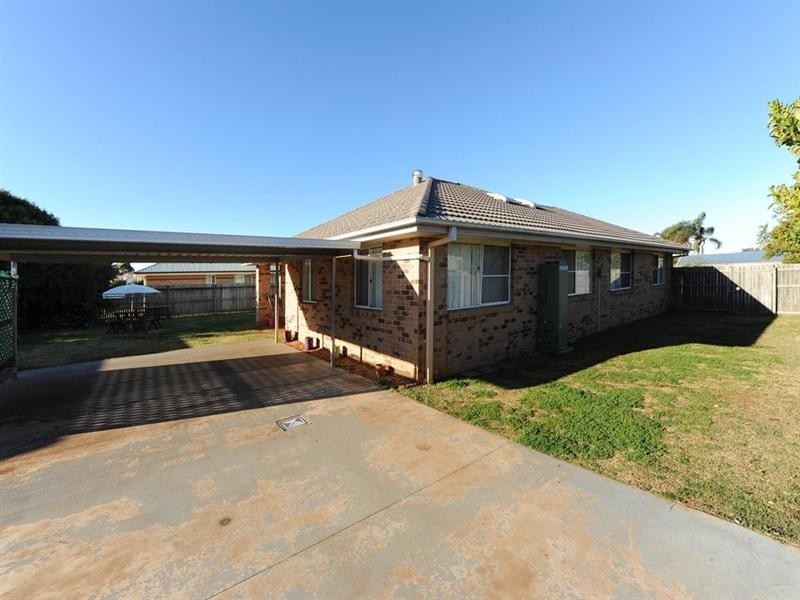 11 Hennenlotter Court, Kearneys Spring QLD 4350