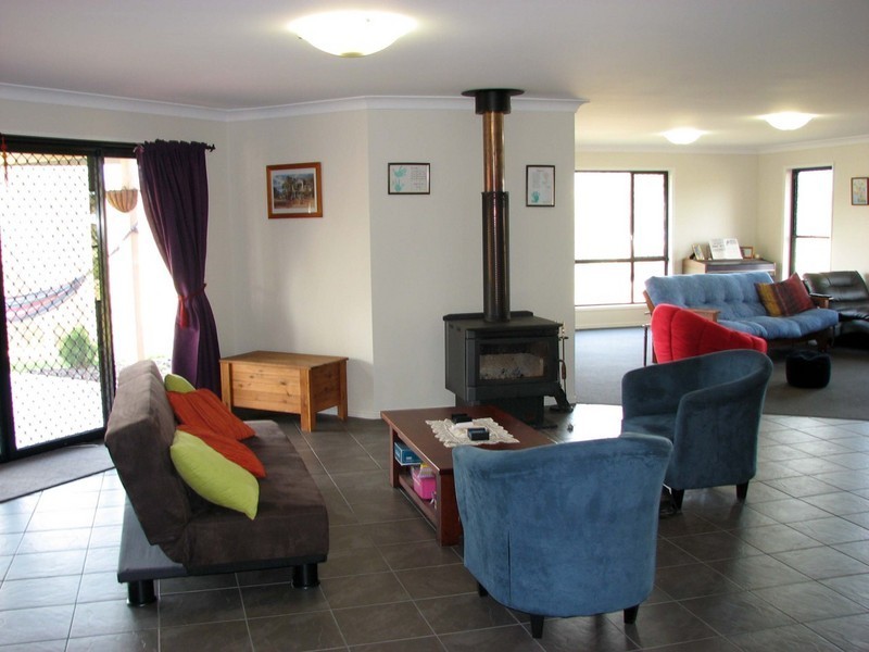 32 Pendoma Drive, Hodgson Vale QLD 4352