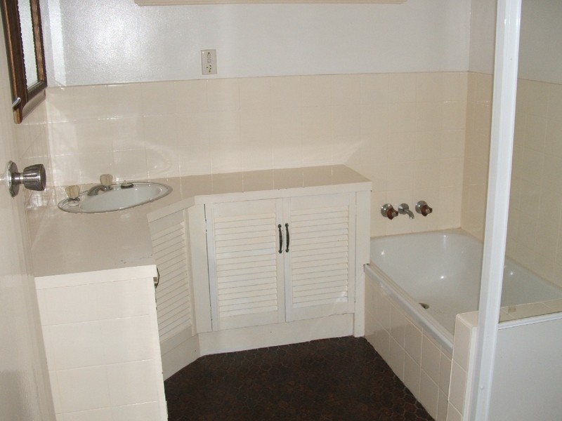 3 Martini Street, Mount Lofty QLD 4350