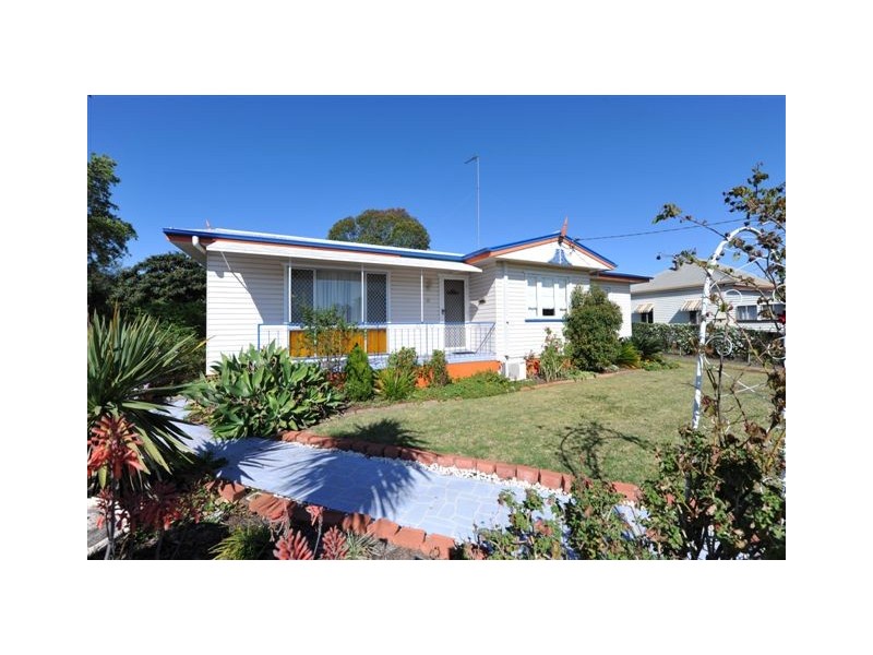 18 Waverley Street, North Toowoomba QLD 4350