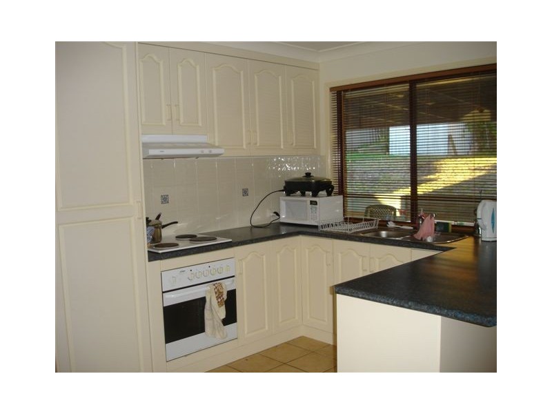 8 Weir Court, Harristown QLD 4350