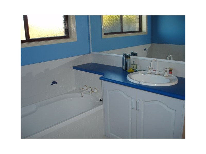 8 Weir Court, Harristown QLD 4350