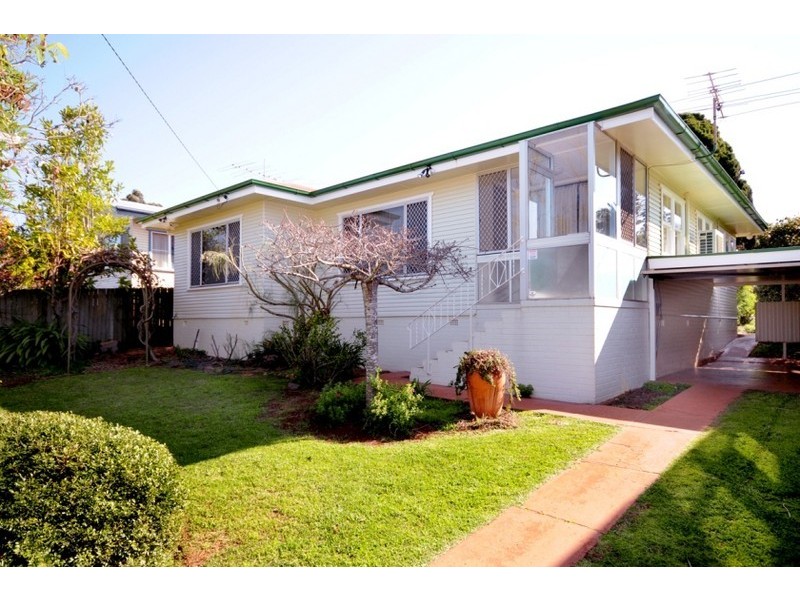 15 Primrose Street, South Toowoomba QLD 4350