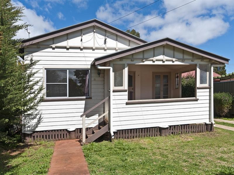 16 Charles Street, Newtown QLD 4350