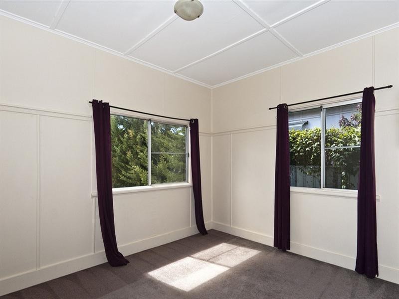 16 Charles Street, Newtown QLD 4350
