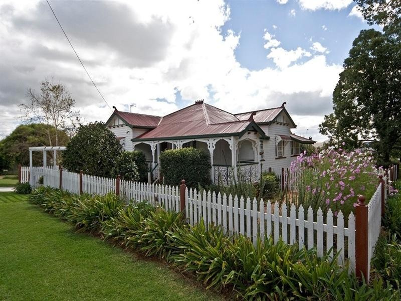 255 Geddes Street, Centenary Heights QLD 4350