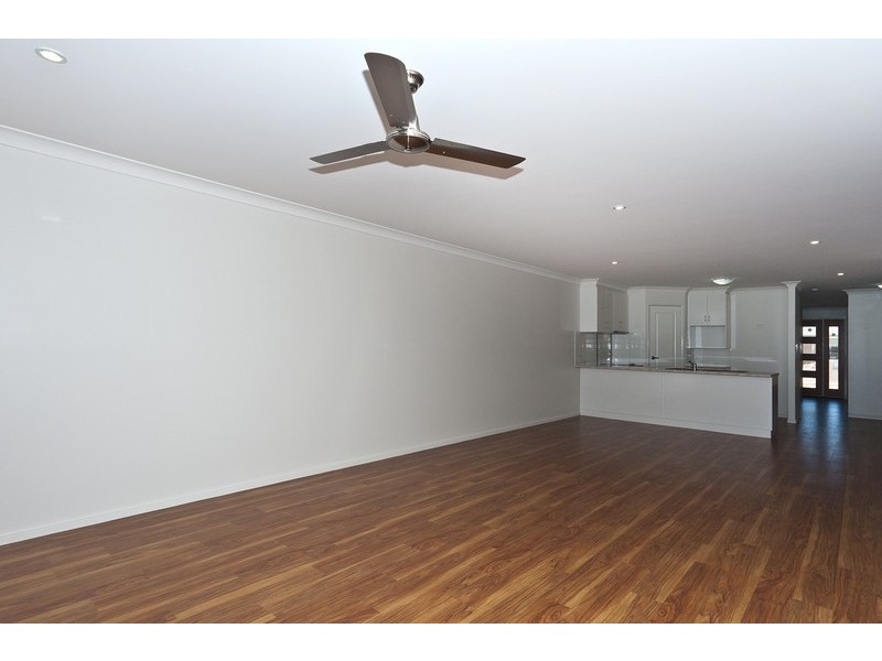 2/34 Elizabeth Kenny Court, Harristown QLD 4350