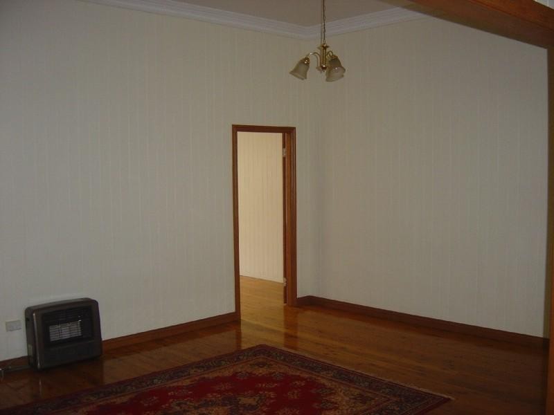 17 Trevethan Street, Mount Lofty QLD 4350