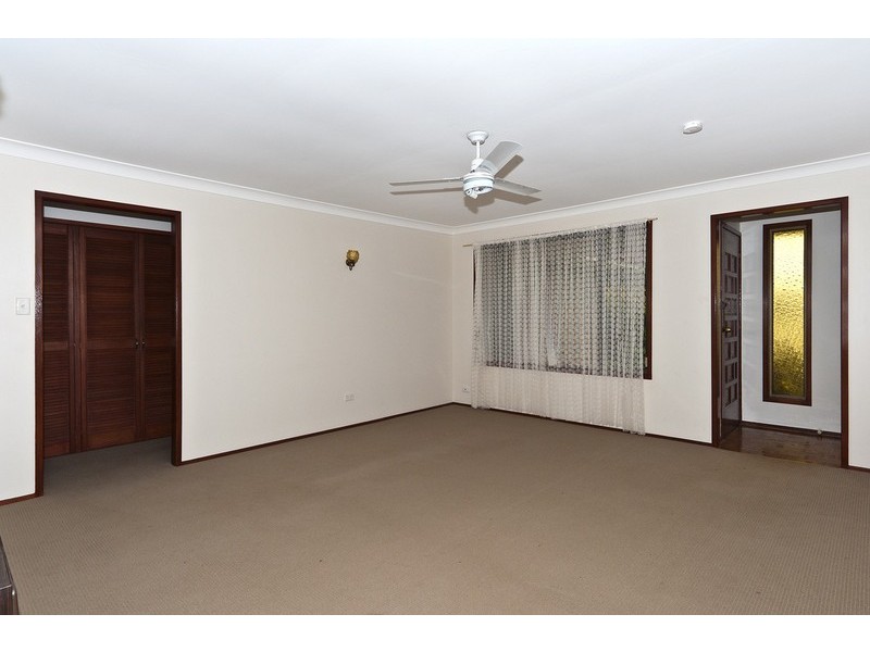 15 Damian Crescent, Kearneys Spring QLD 4350