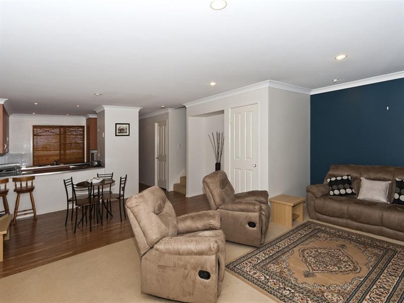 5/2 Chilcote Street, Mount Lofty QLD 4350