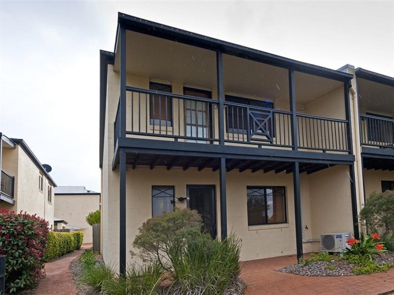 5/2 Chilcote Street, Mount Lofty QLD 4350