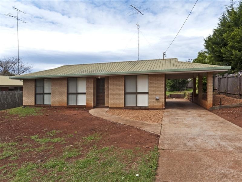 16 Muscat Court, Wilsonton QLD 4350