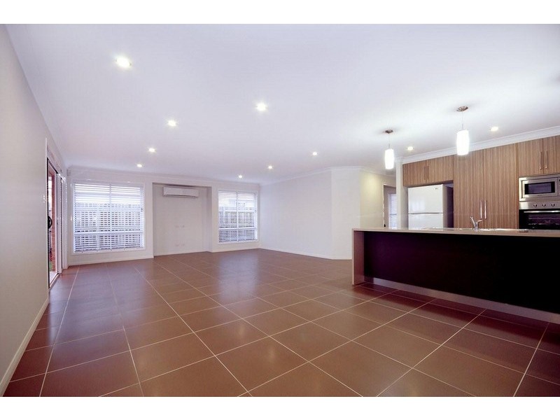 7 Saba Court, Middle Ridge QLD 4350