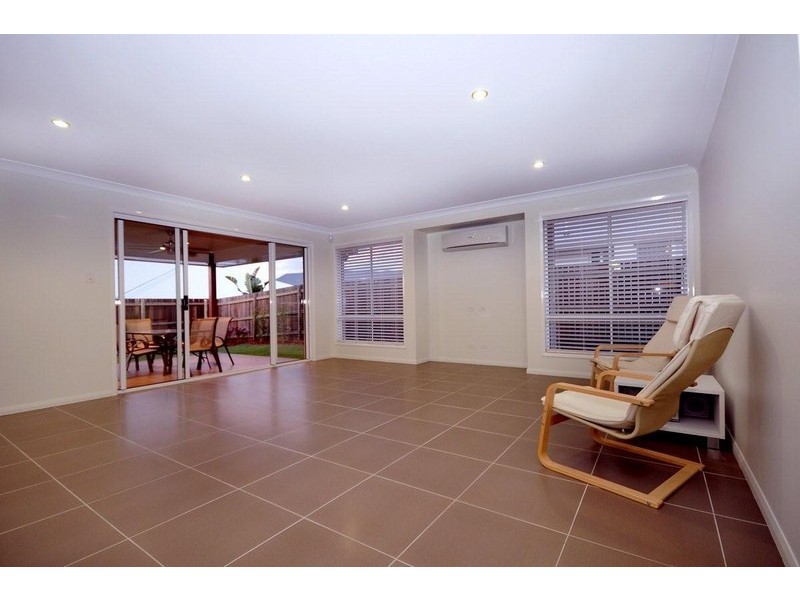 7 Saba Court, Middle Ridge QLD 4350