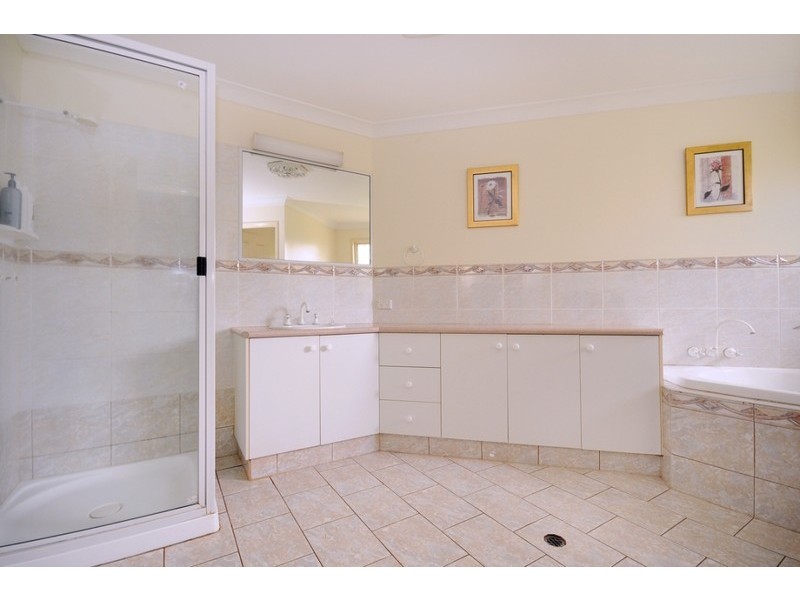 17 Rebecca Street, Glenvale QLD 4350