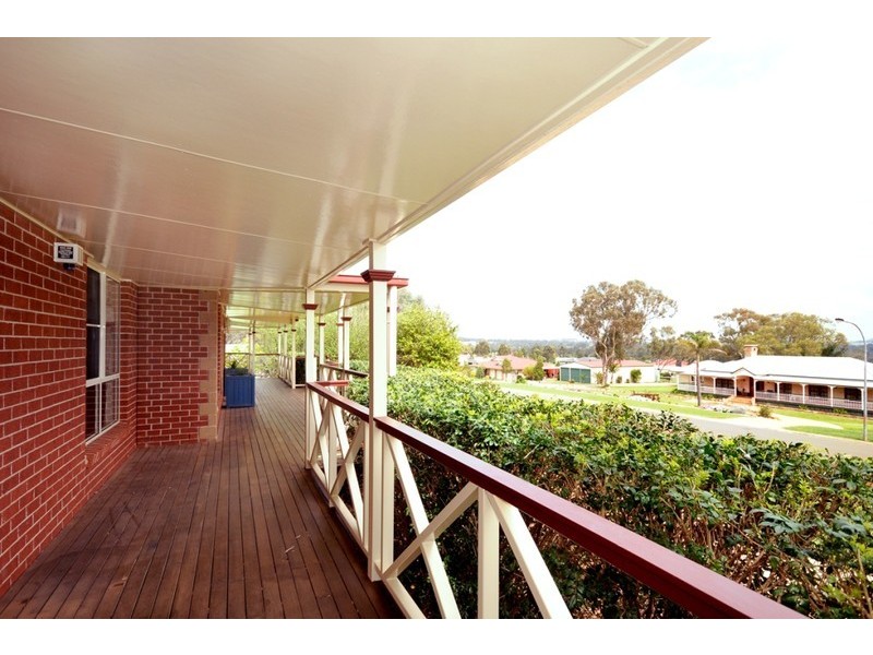 17 Rebecca Street, Glenvale QLD 4350