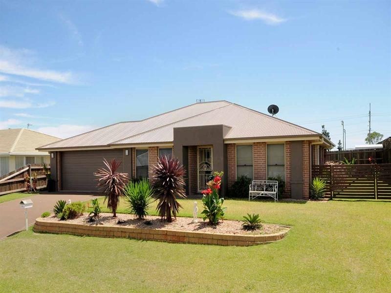 9 Opal Street, Glenvale QLD 4350