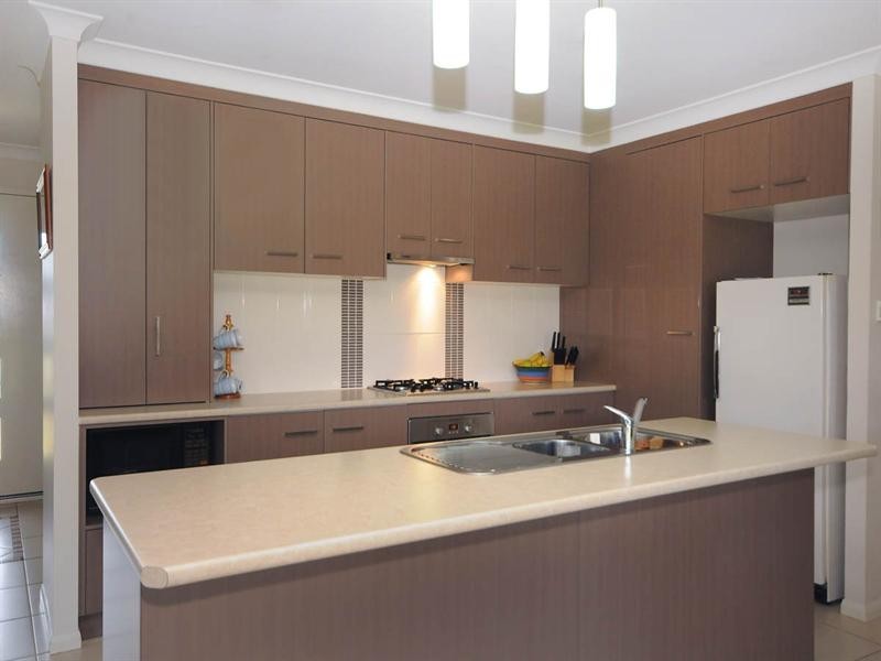 9 Opal Street, Glenvale QLD 4350