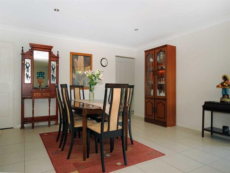 9 Opal Street, Glenvale QLD 4350