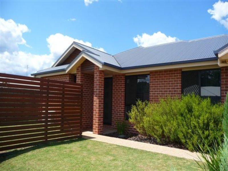 1/16 Sambar Court, Kearneys Spring QLD 4350