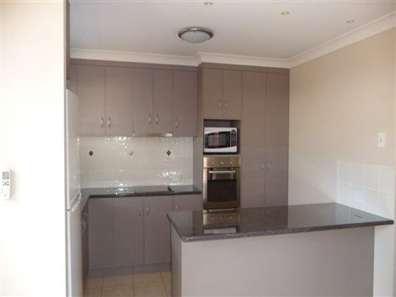 1/16 Sambar Court, Kearneys Spring QLD 4350