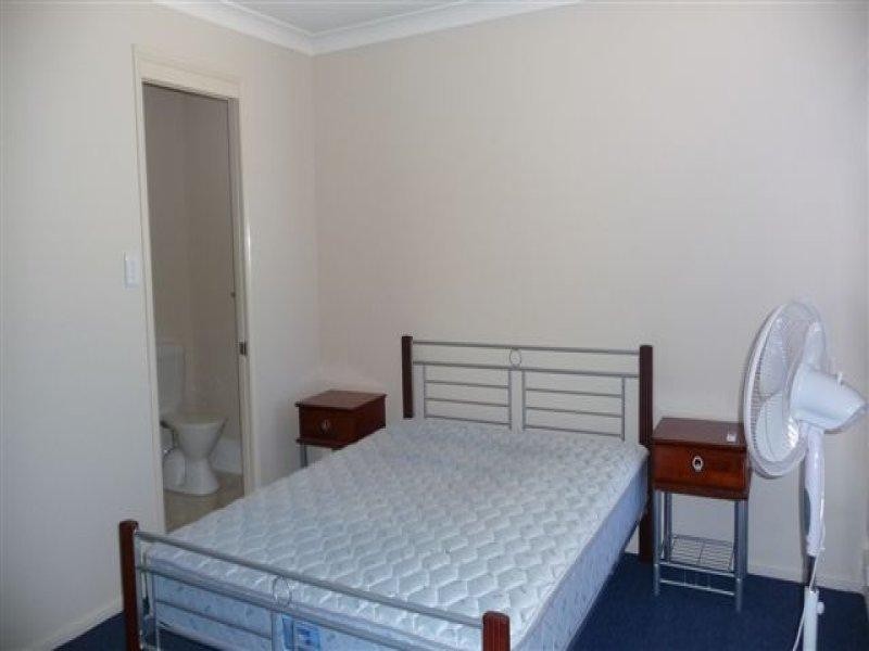 1/16 Sambar Court, Kearneys Spring QLD 4350