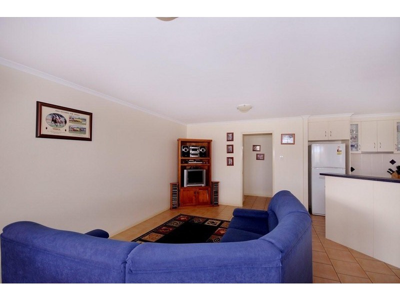 4 Scullin Street, Middle Ridge QLD 4350