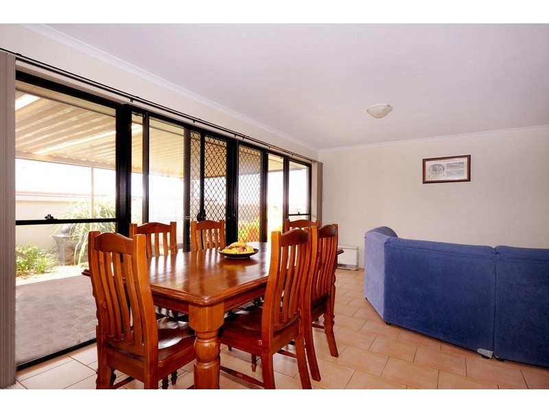 4 Scullin Street, Middle Ridge QLD 4350